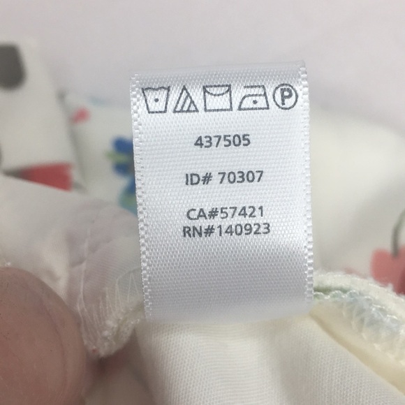 Loft The Riviera Short in cream with floral pint - Picture 7 of 8